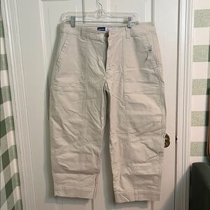 NWY Old Navy Women’s Barrel Leg Beige Jeans Size 14P